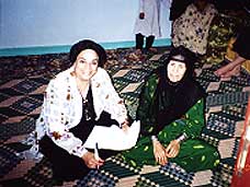 يجمع البرنامج المعلومات التقليدية من النساء البدويات